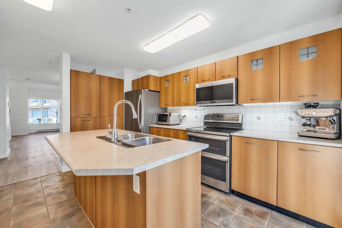 Kitchen Island Photo of 4 7179 201 Street, Langley, BC