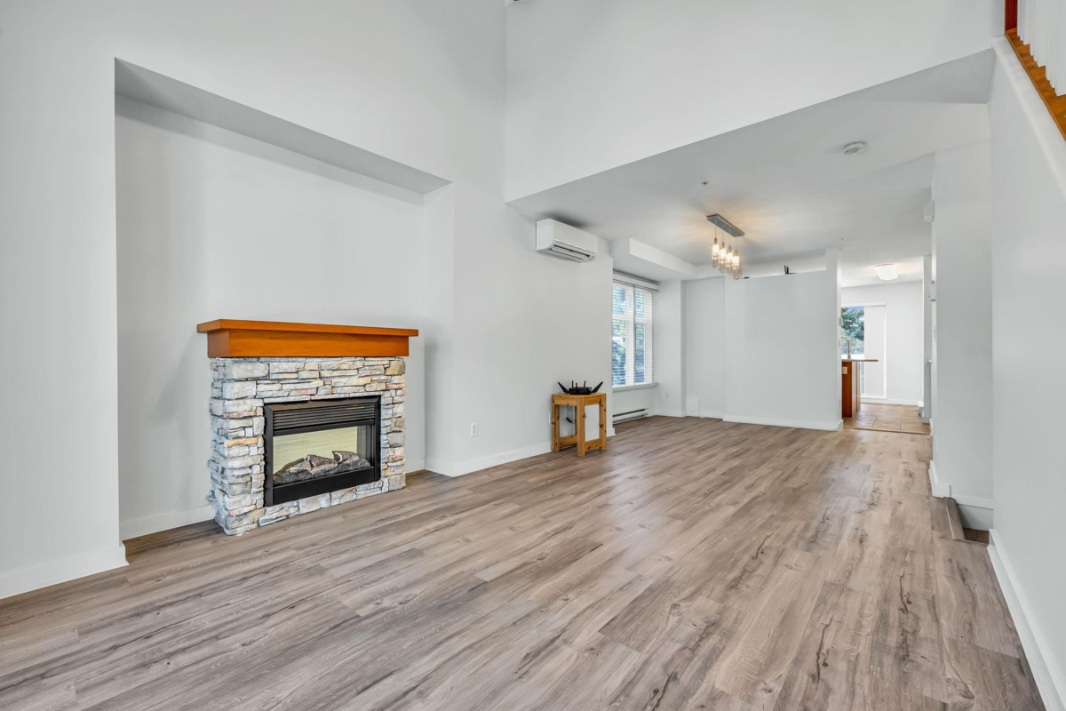 Office / Den Photo of 4 7179 201 Street, Langley, BC