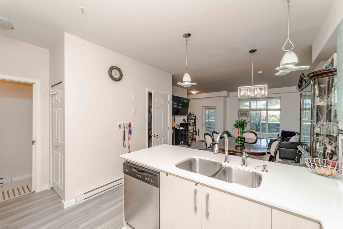 Bedroom 2 Photo of 216 32083 Hillcrest Avenue, Abbotsford, BC