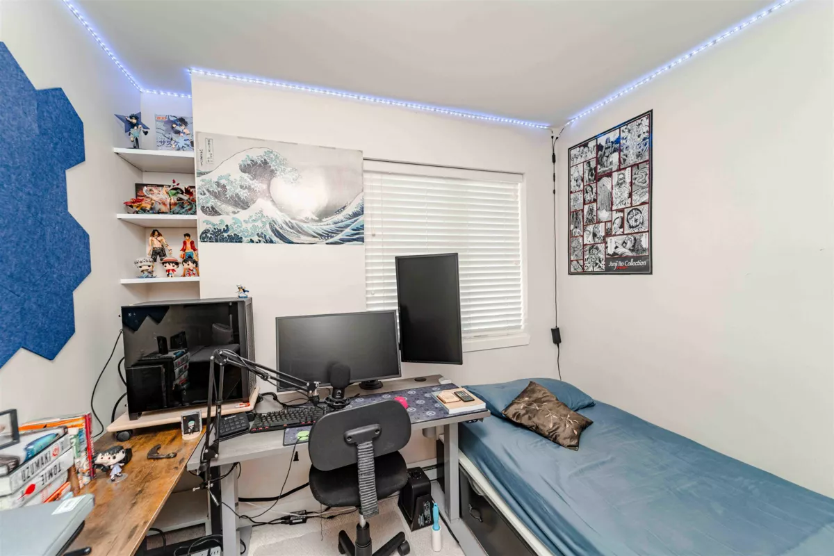 Garage Interior Photo of 216 32083 Hillcrest Avenue, Abbotsford, BC