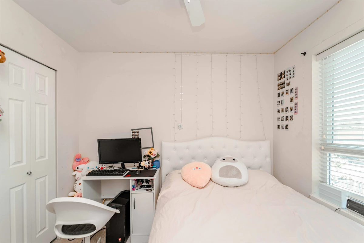 Staircase Photo of 216 32083 Hillcrest Avenue, Abbotsford, BC