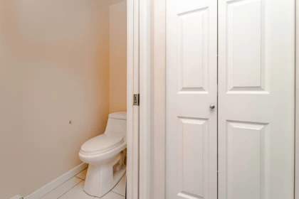 Guest Bathroom Photo of 216 32083 Hillcrest Avenue, Abbotsford, BC