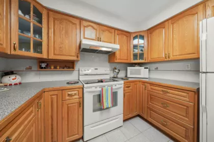 Mudroom Photo of 567 Clare Avenue, Burnaby, BC