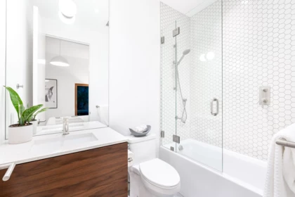Hot Tub / Spa Photo of 3823 Bayridge Avenue, West Vancouver, BC