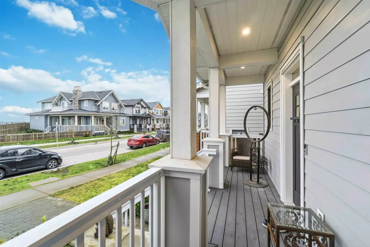 Dining Area Photo of 4688 Hazelnut Way, Tsawwassen, BC