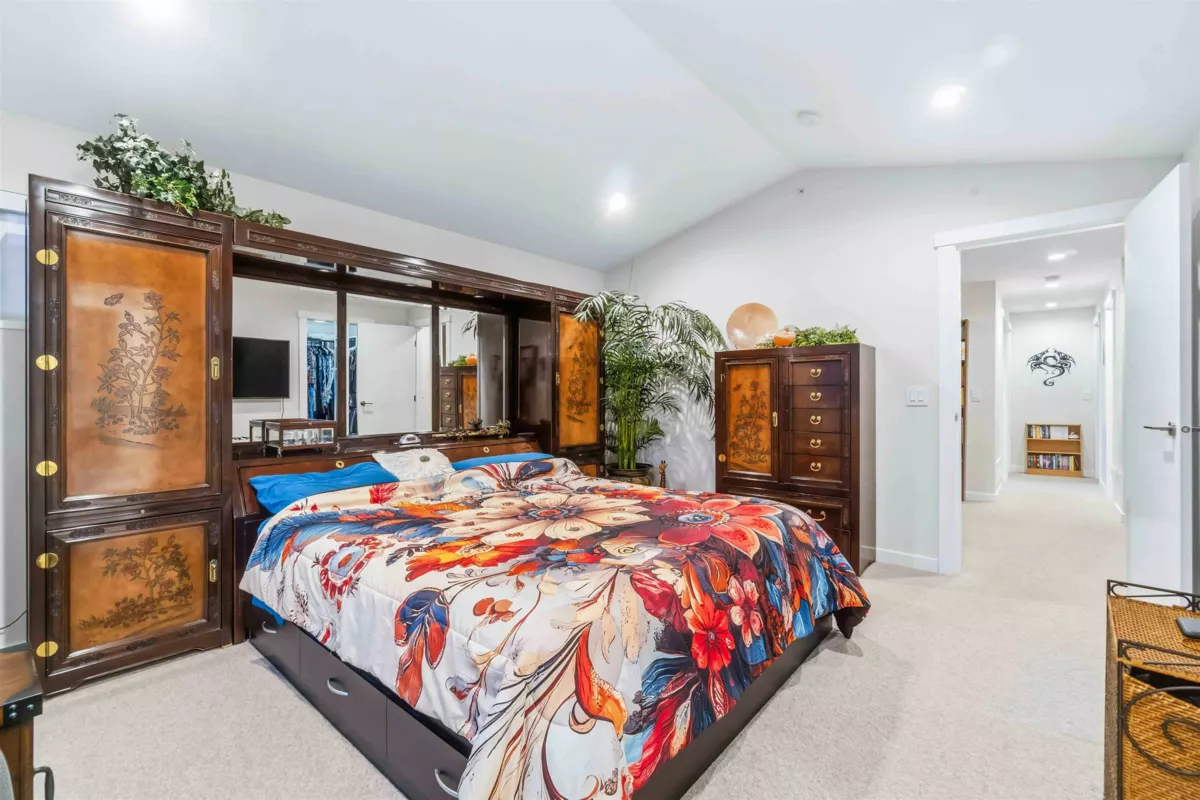 Guest Bathroom Photo of 4688 Hazelnut Way, Tsawwassen, BC