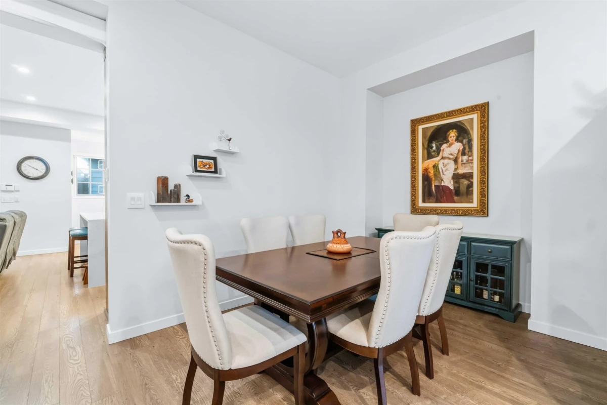 Kitchen Island Photo of 4688 Hazelnut Way, Tsawwassen, BC