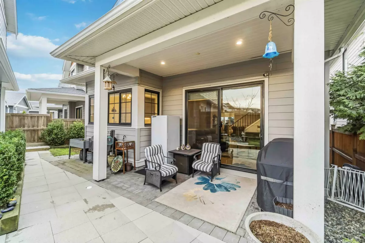Staircase Photo of 4688 Hazelnut Way, Tsawwassen, BC