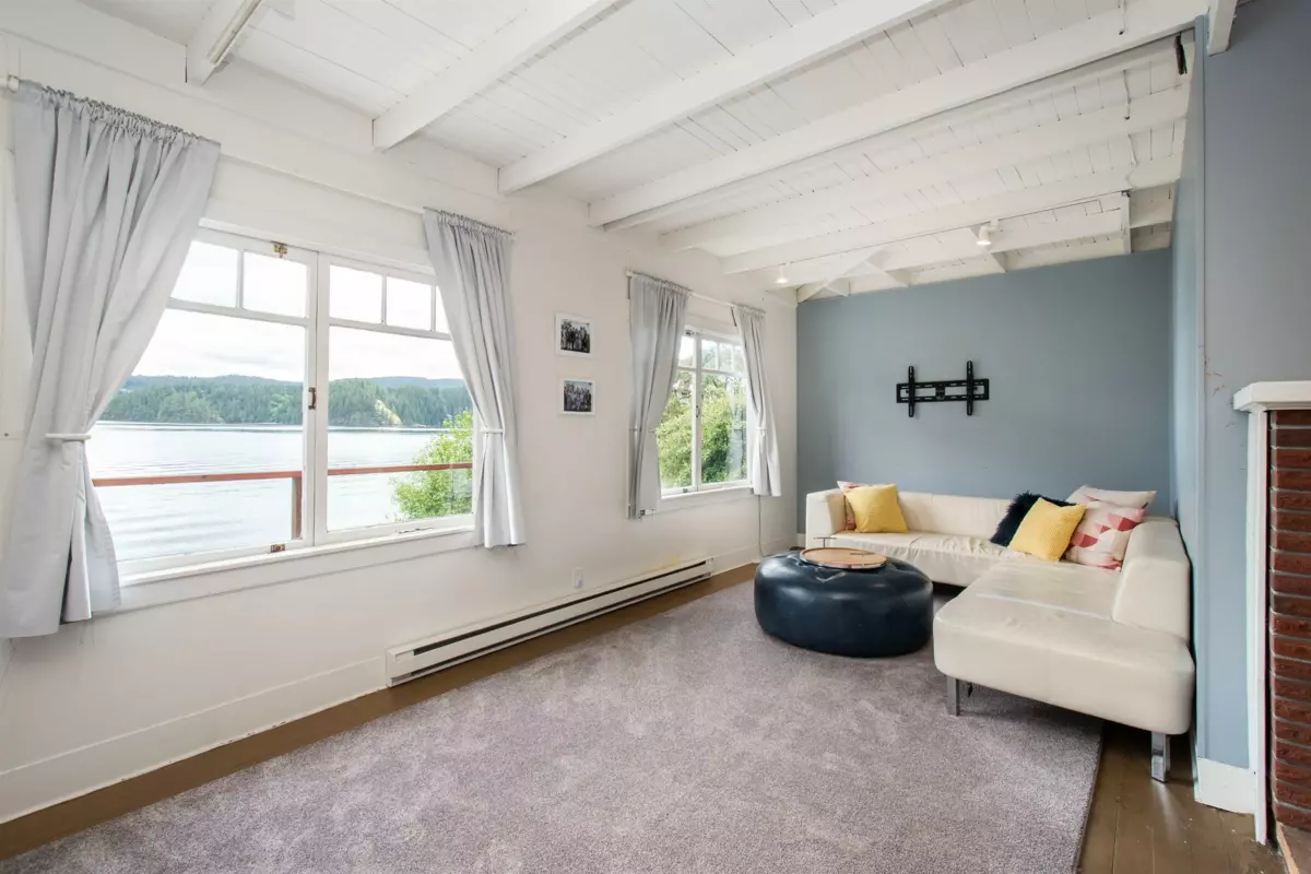 Walk-In Closet Photo of 5293 Indian River Drive, North Vancouver, BC