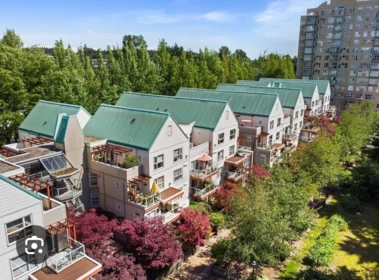 Family Room Photo of A303 9868 Whalley Boulevard, Surrey, BC