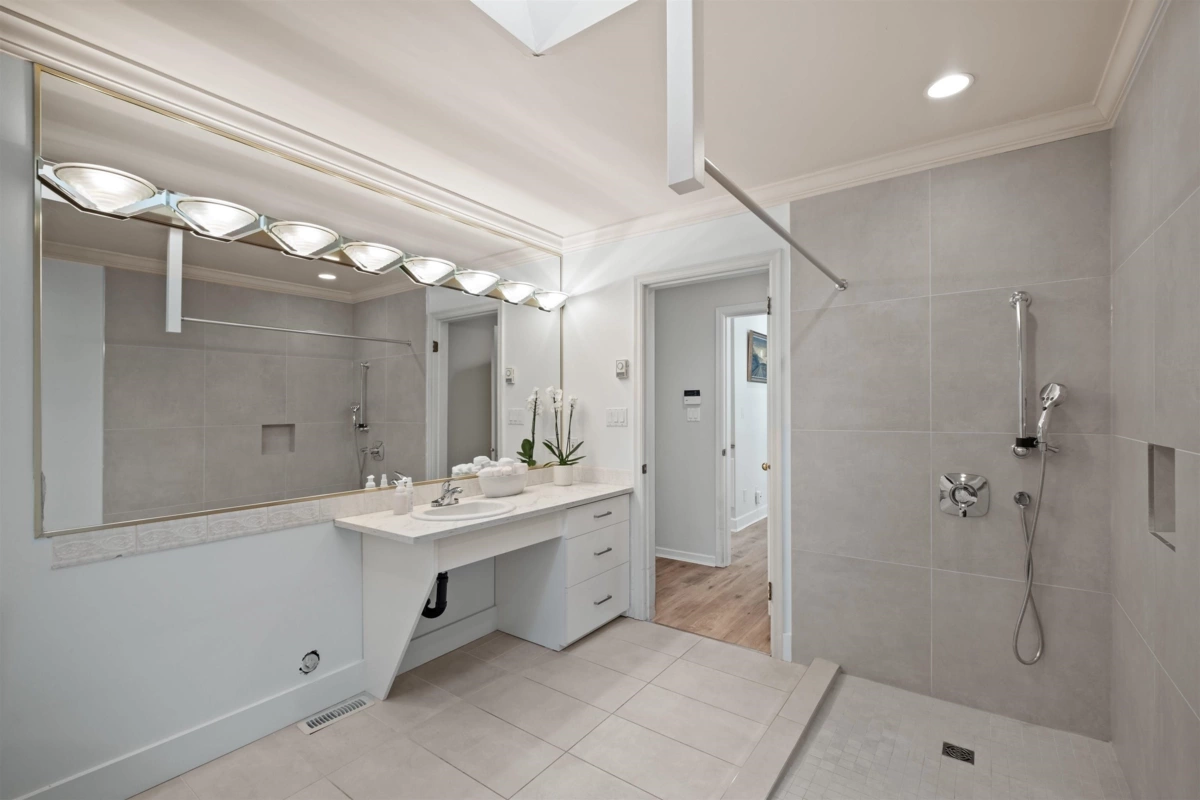 Laundry Room Photo of 682 Seymour Boulevard, North Vancouver, BC