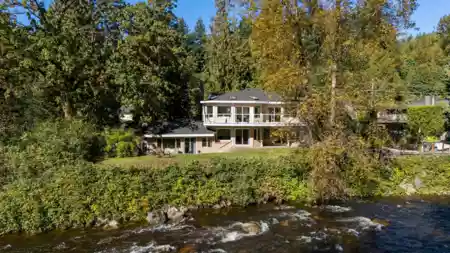 682 Seymour Boulevard, North Vancouver, BC