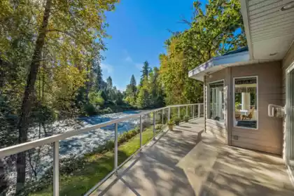 Guest Bathroom Photo of 682 Seymour Boulevard, North Vancouver, BC