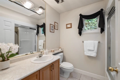 Hallway Photo of 682 Seymour Boulevard, North Vancouver, BC
