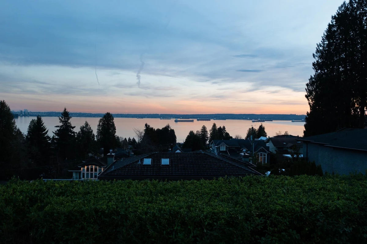 Front Yard Photo of 2558 Mathers Avenue, West Vancouver, BC