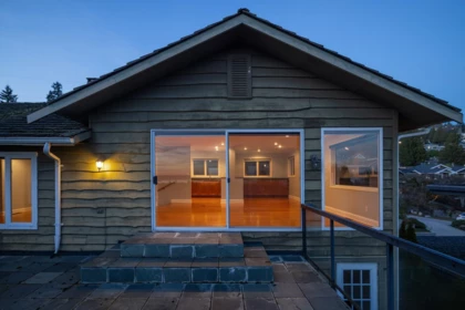 Hot Tub / Spa Photo of 2558 Mathers Avenue, West Vancouver, BC