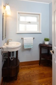 Primary Bedroom Photo of 2558 Mathers Avenue, West Vancouver, BC