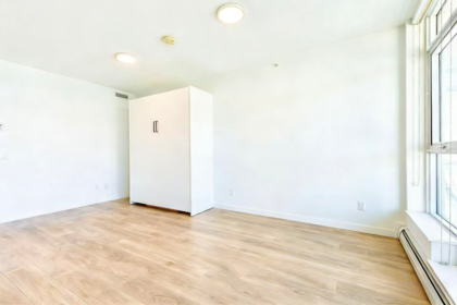 Kitchen Island Photo of 510 13685 102 Avenue, Surrey, BC