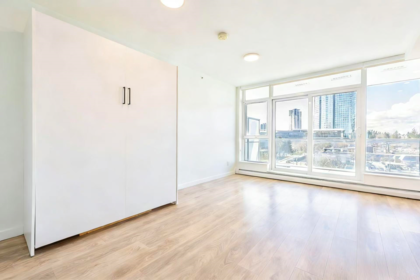 Kitchen Photo of 510 13685 102 Avenue, Surrey, BC