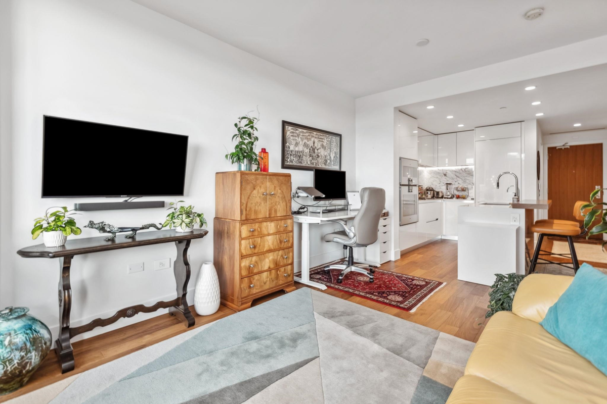 Exterior Rear Photo of 405 389 W 59th Avenue, Vancouver, BC