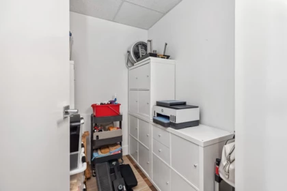 Guest Bathroom Photo of 405 389 W 59th Avenue, Vancouver, BC