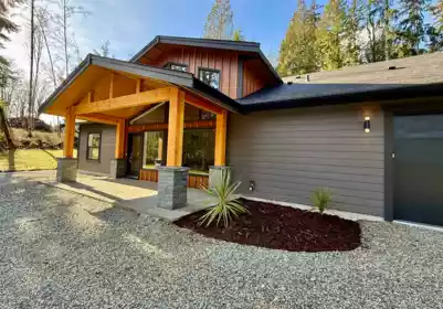 2061 Twin Creeks Road, Langdale, BC, Langdale — Single Family Residence for sale