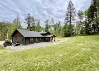 Garden / Landscaping Photo of 2061 Twin Creeks Road, Langdale, BC