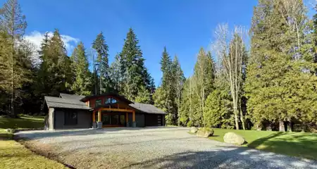 Outdoor Deck Photo of 2061 Twin Creeks Road, Langdale, BC