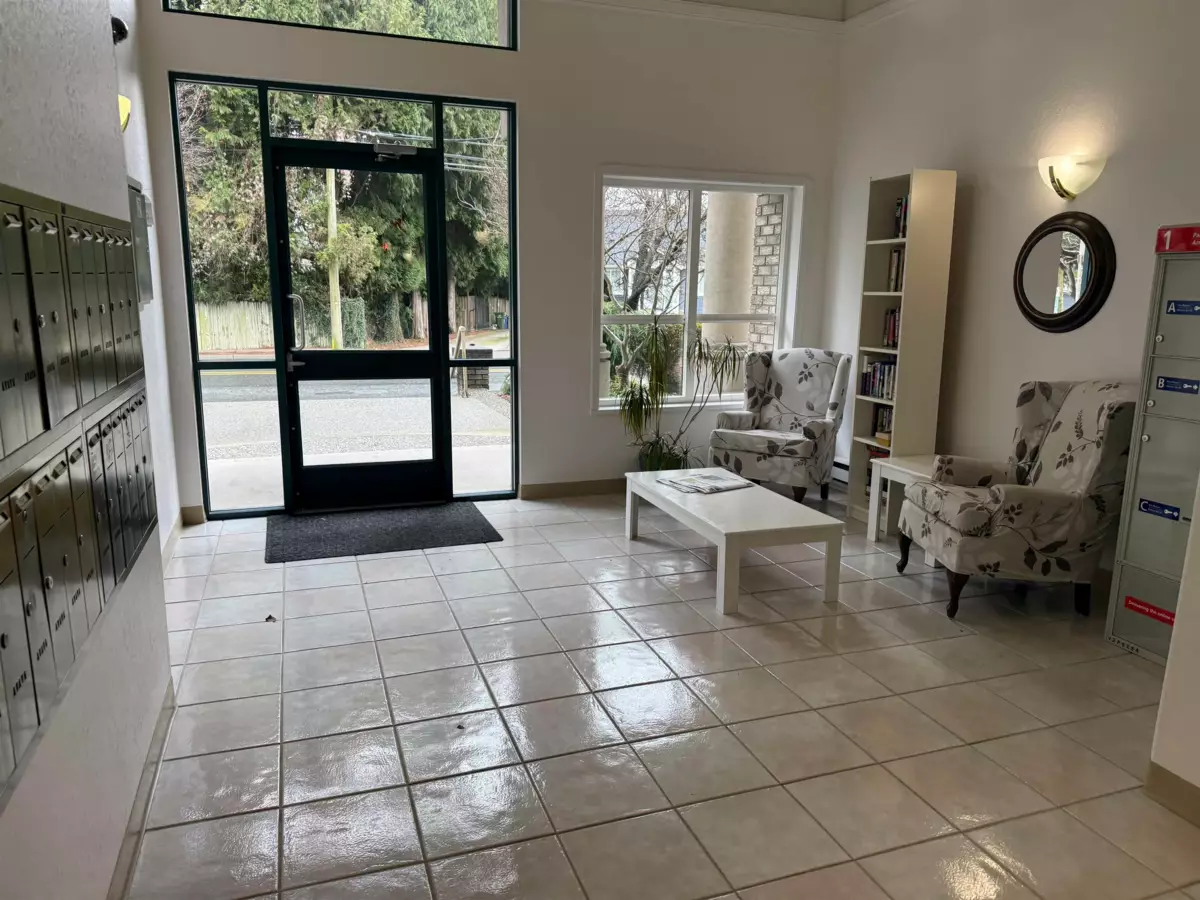 Kitchen Photo of 106 46693 Yale Road, Chilliwack, BC