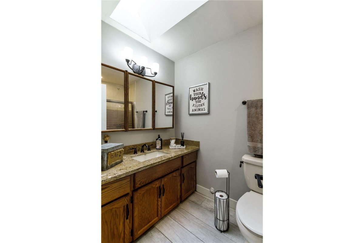 Basement Recreation Room Photo of 4668 55a Street, Delta, BC