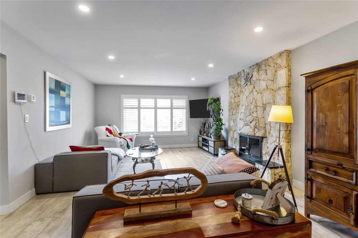 Dining Area Photo of 4668 55a Street, Delta, BC