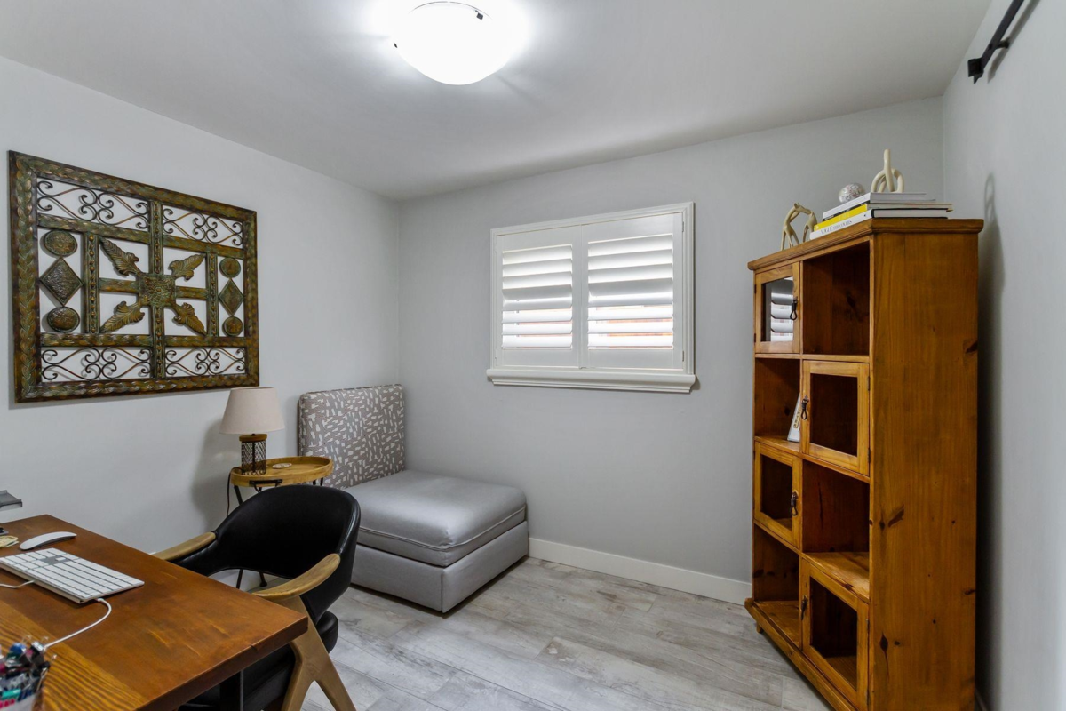 Laundry Room Photo of 4668 55a Street, Delta, BC