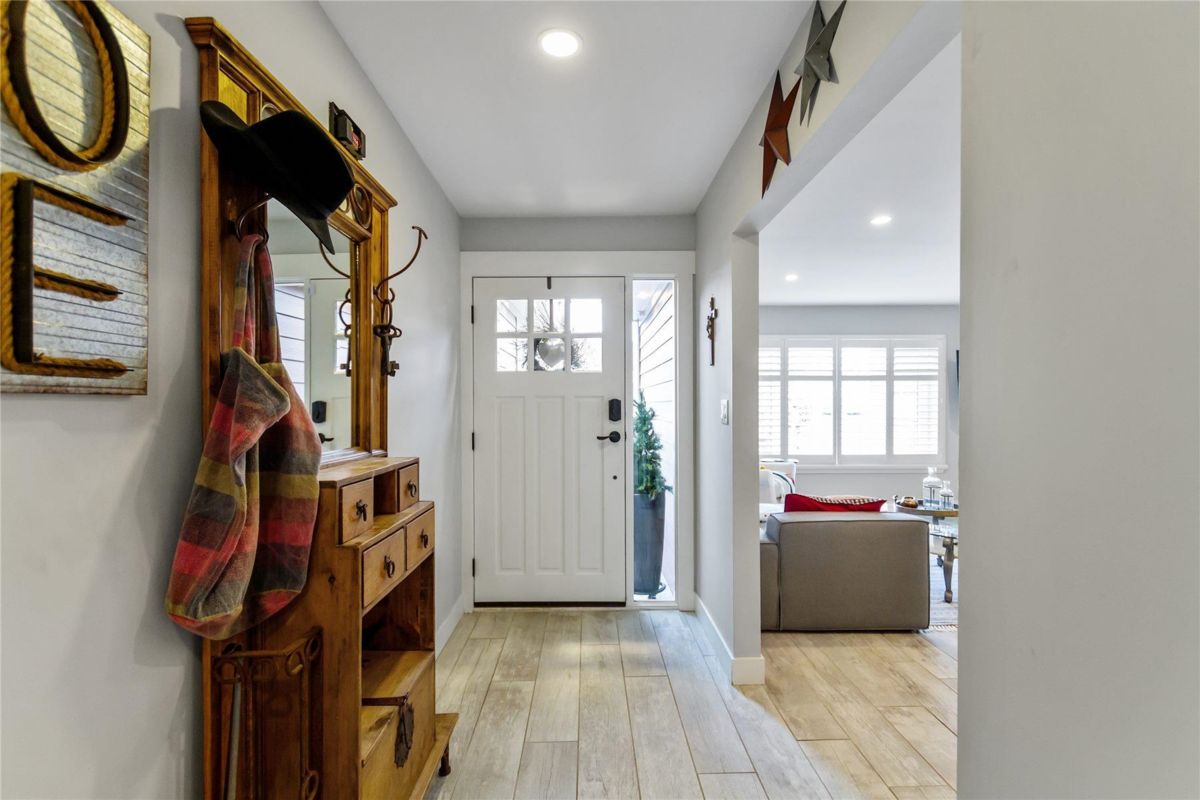 Living Room Photo of 4668 55a Street, Delta, BC