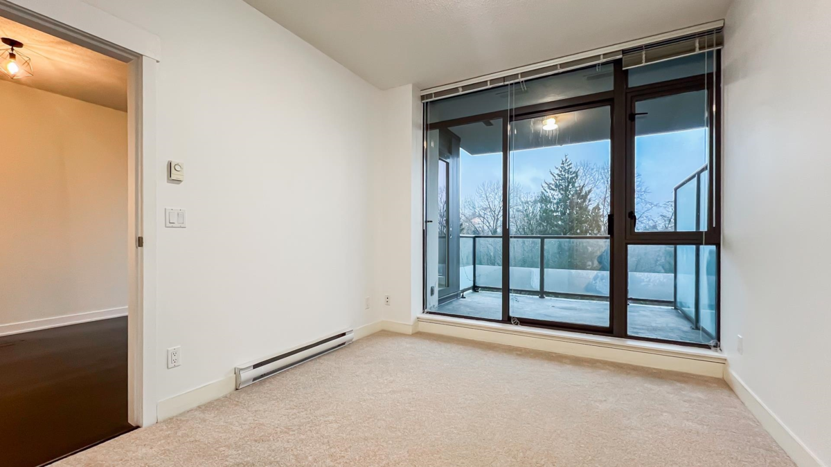 Breakfast Nook Photo of 905 7088 18th Avenue, Burnaby, BC