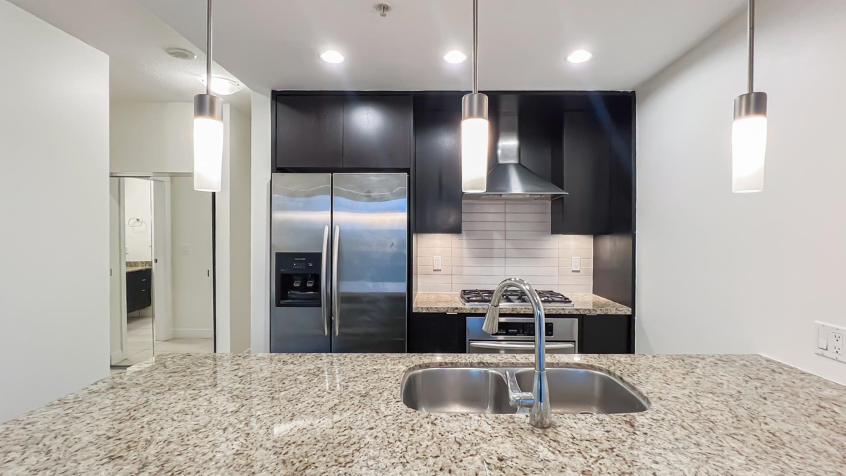 Kitchen Island Photo of 905 7088 18th Avenue, Burnaby, BC