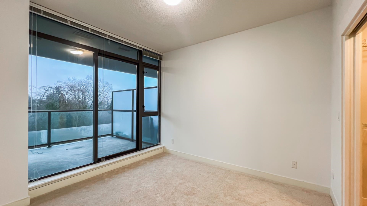 Primary Bathroom Photo of 905 7088 18th Avenue, Burnaby, BC