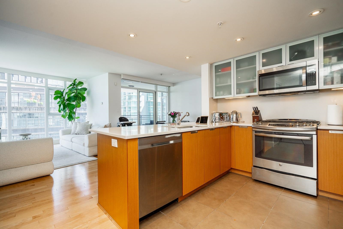 Bedroom 2 Photo of 1904 1205 W Hastings Street, Vancouver, BC