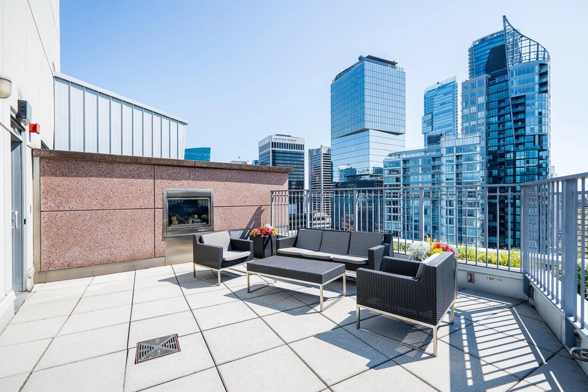 Swimming Pool Photo of 1904 1205 W Hastings Street, Vancouver, BC