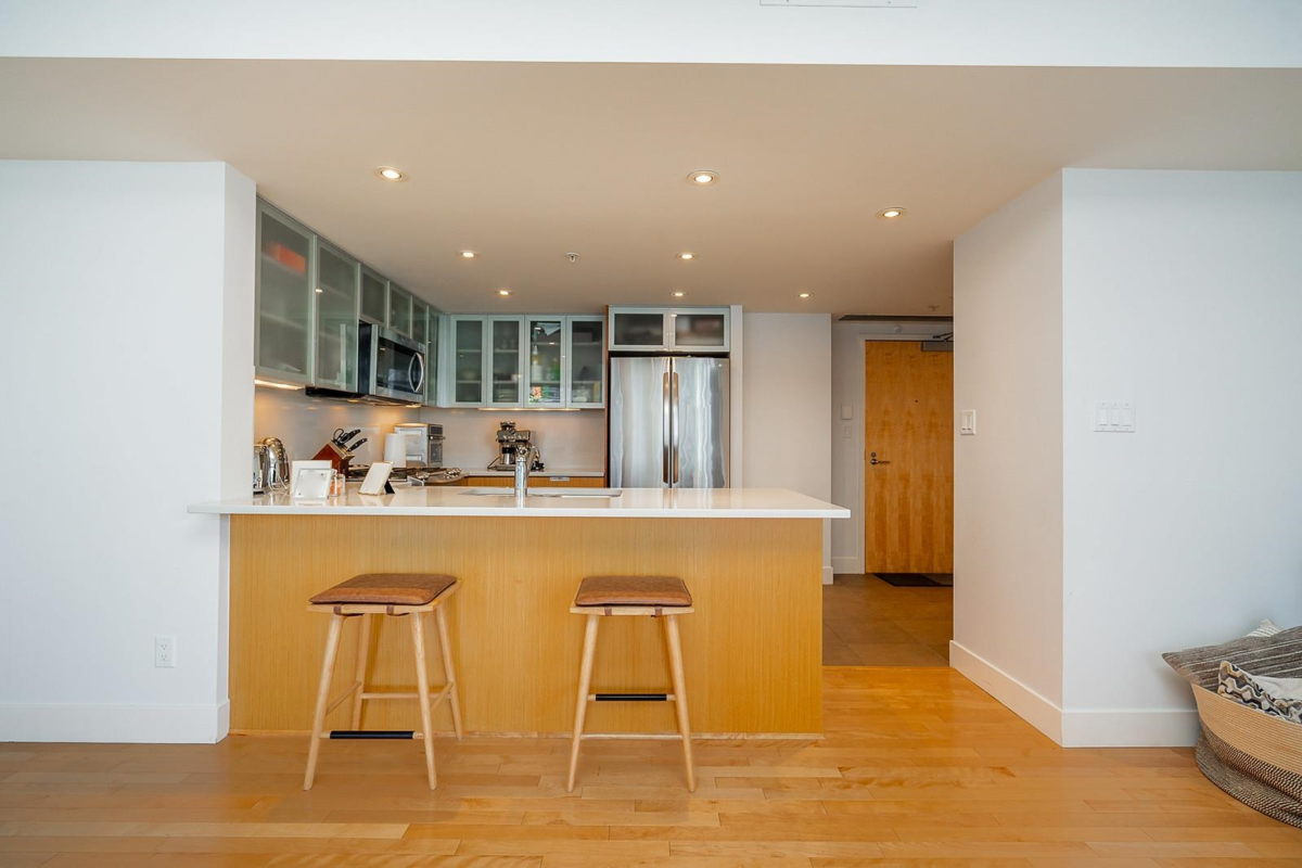 Walk-In Closet Photo of 1904 1205 W Hastings Street, Vancouver, BC