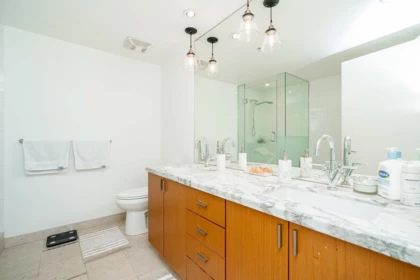 Guest Bathroom Photo of 1904 1205 W Hastings Street, Vancouver, BC