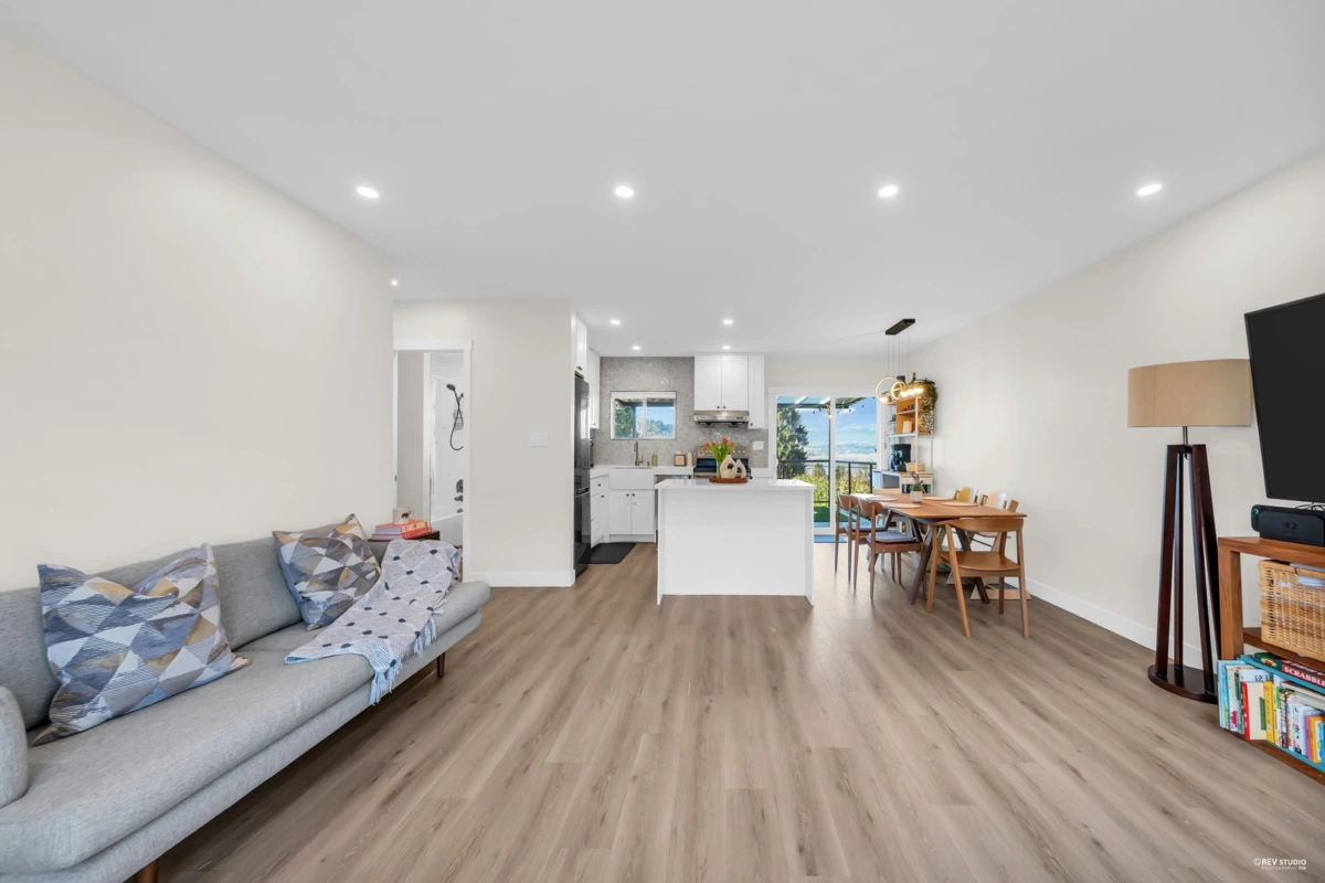 Breakfast Nook Photo of 7247 Barnet Road, Burnaby, BC