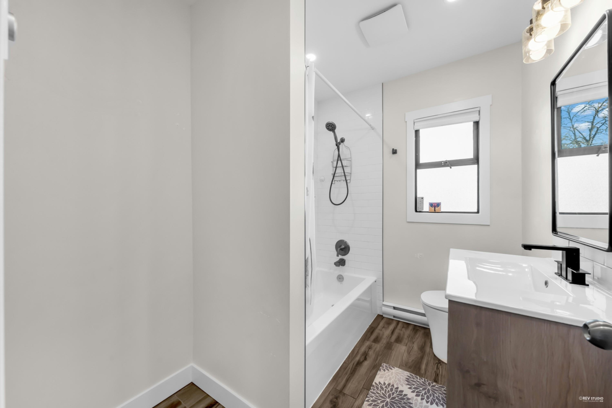 Kitchen Island Photo of 7247 Barnet Road, Burnaby, BC