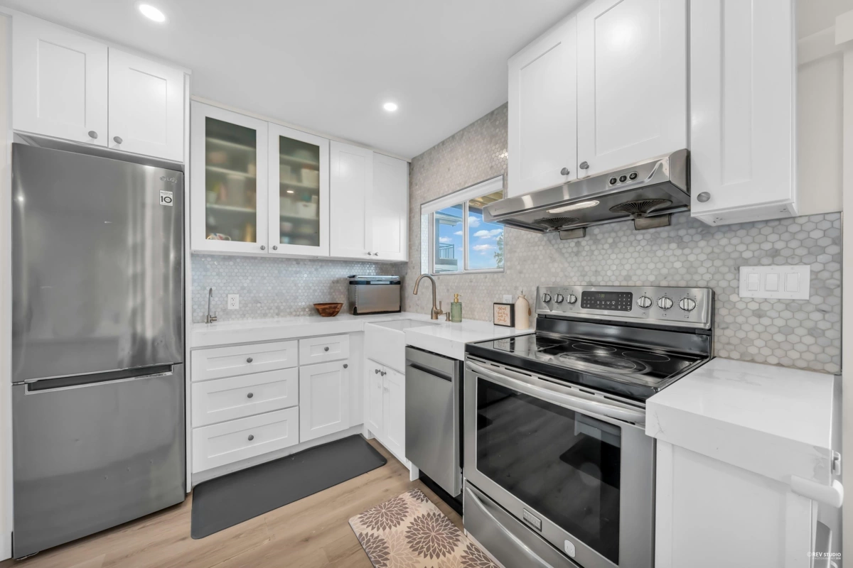 Loft / Bonus Room Photo of 7247 Barnet Road, Burnaby, BC