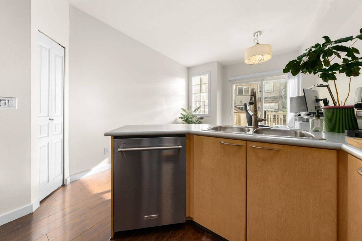 Bedroom 3 Photo of 41 2678 King George Boulevard, Surrey, BC