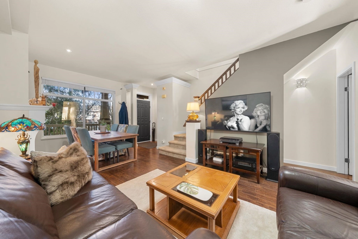 Breakfast Nook Photo of 41 2678 King George Boulevard, Surrey, BC