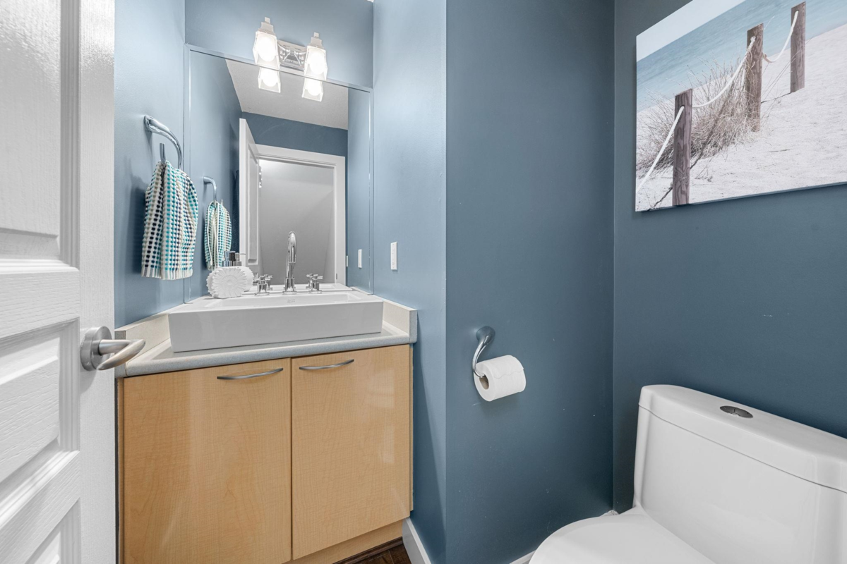 Hallway Photo of 41 2678 King George Boulevard, Surrey, BC