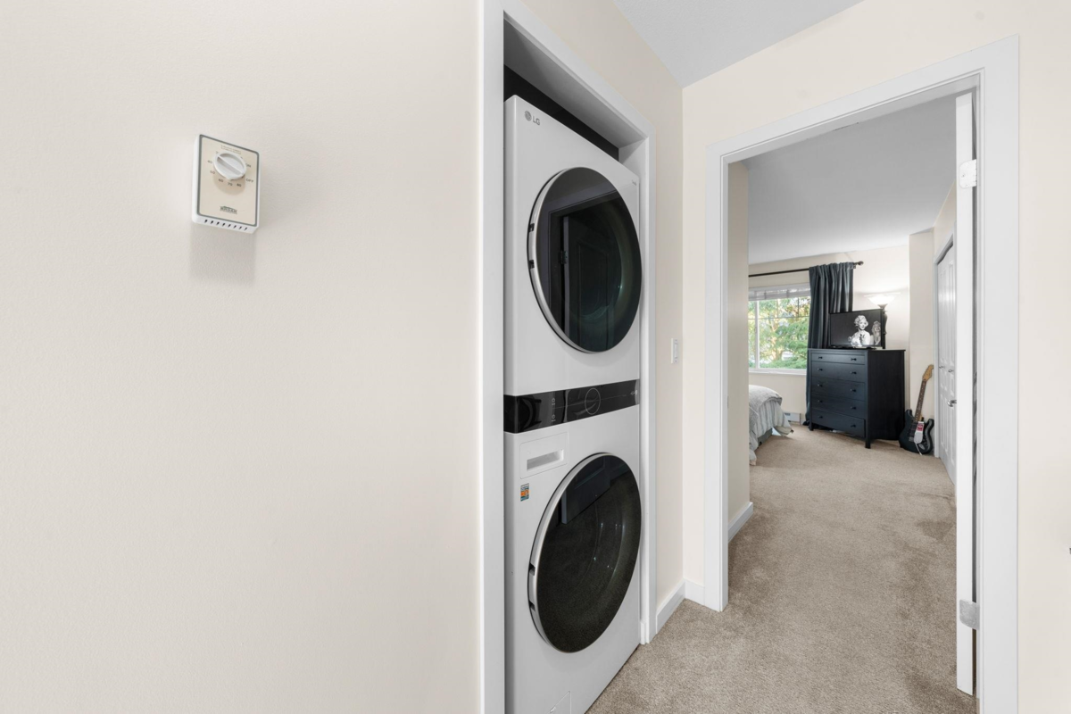 Hot Tub / Spa Photo of 41 2678 King George Boulevard, Surrey, BC