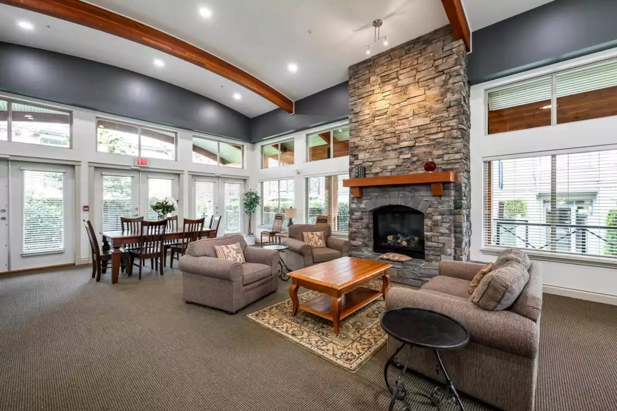 Front Yard Photo of 306 15357 17a Avenue, Surrey, BC