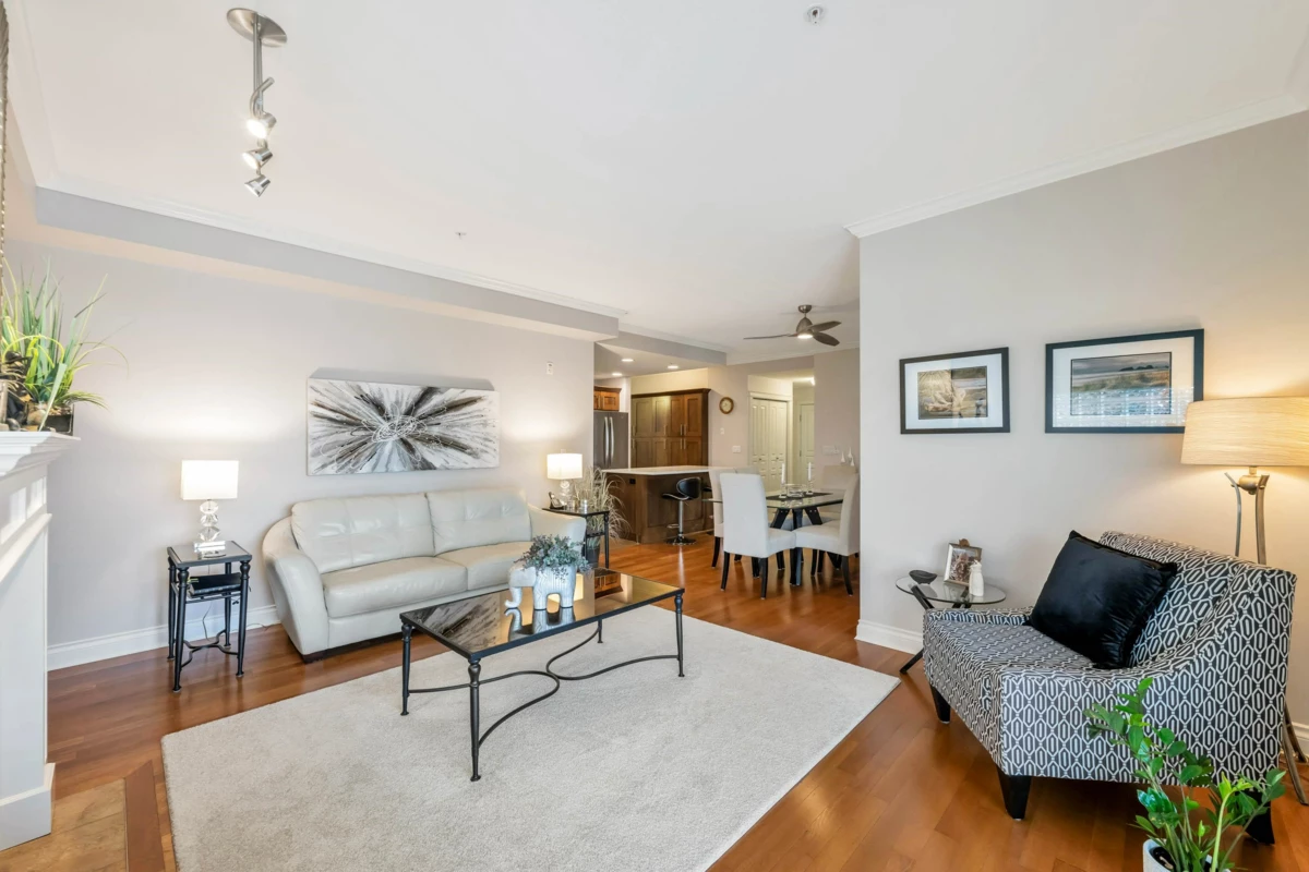 Kitchen Photo of 306 15357 17a Avenue, Surrey, BC