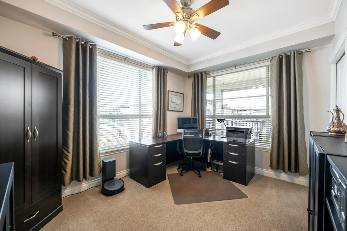 Mudroom Photo of 306 15357 17a Avenue, Surrey, BC
